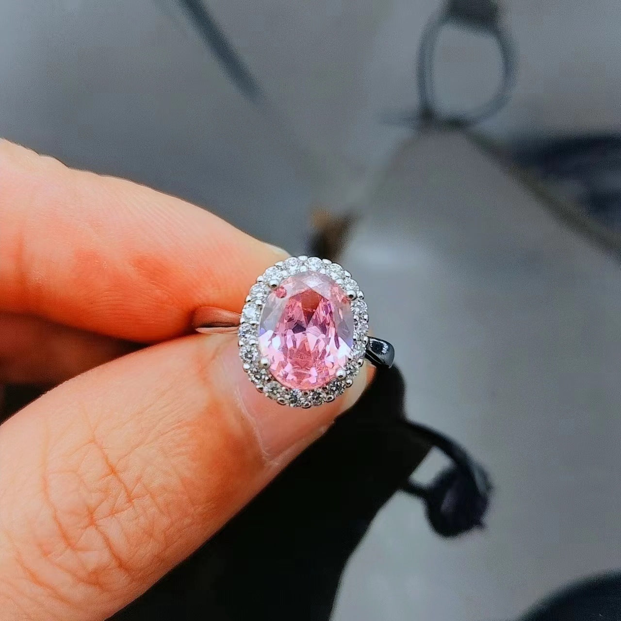 Zircon live ring