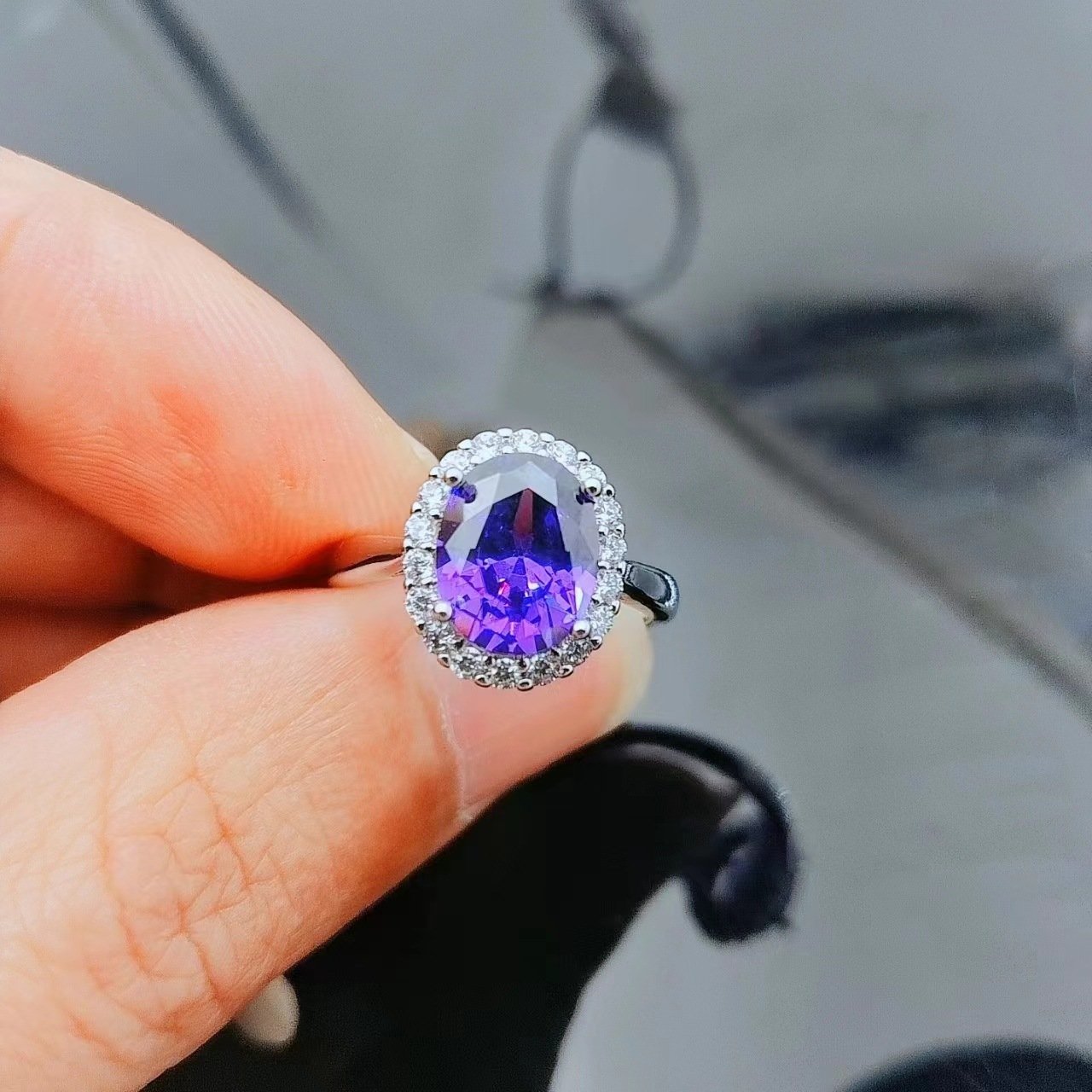 Zircon live ring